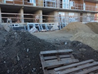 В Анапе на стройплощадке рабочий упал  в котлован