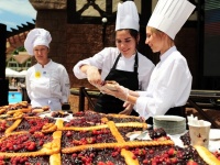 В Анапе испекли ягодный пирог вошедший в Книгу рекордов России