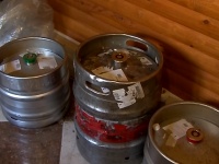 В Анапе у предпринимателя изъяли 200 литров пива