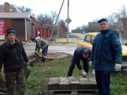 Начались работы по асфальтированию тротуара в Суворов-Черкесском