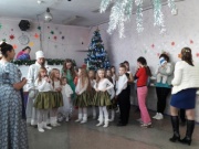 В ДК хутора Иванов состоялась программа `Новогоднее путешествие`
