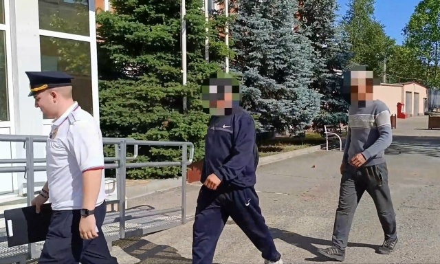 На стройках Анапы выявили 20 нелегальных мигрантов